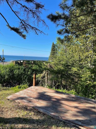 5881 Shore Dr, Duluth MN  55804-9655 exterior