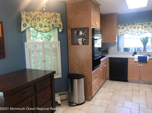 67 Kentucky Way, East Freehold, NJ 07728-4622