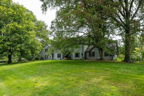 2625 Fair Oaks Ln, Cincinnati, OH 45237-3609