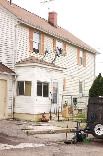 10 Metcalf Ave, North Providence RI  02911-3101 exterior