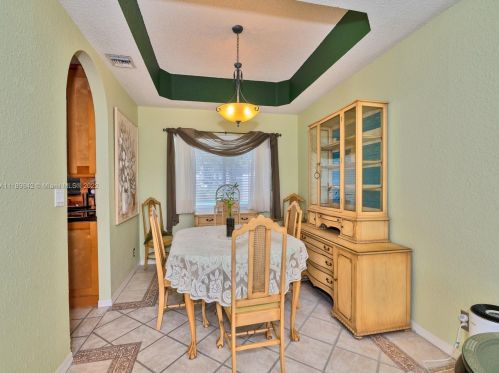 348 107th Ave, Hollywood FL  33026-4068 exterior