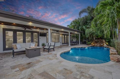 5230 Huntington St, Saint Petersburg, FL 33703-1914