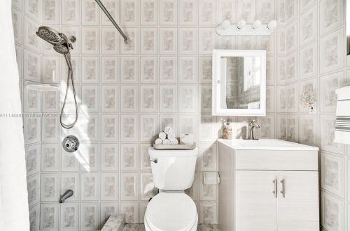 1035 36 Pl, Hialeah FL 33012-4929 exterior