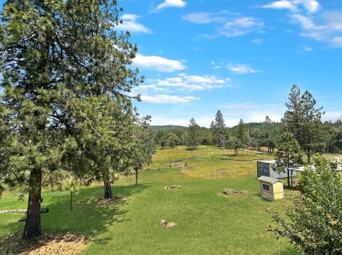 18398 Raccoon Trl, Grass Valley, CA 95945-9663