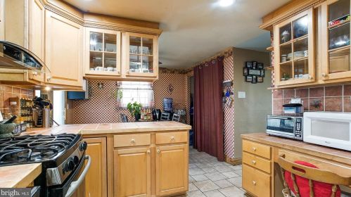 1908 Greymont St, Philadelphia PA 19116-3916 exterior