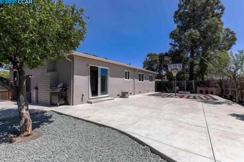 293 William Way, West Pittsburg CA  94565-4706 exterior