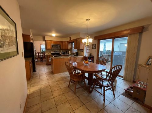 6220 82 St, Kenosha WI 53142-1865 exterior