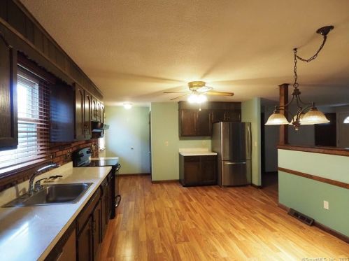 96 Strawberry Ln, Manchester CT  06040-6932 exterior