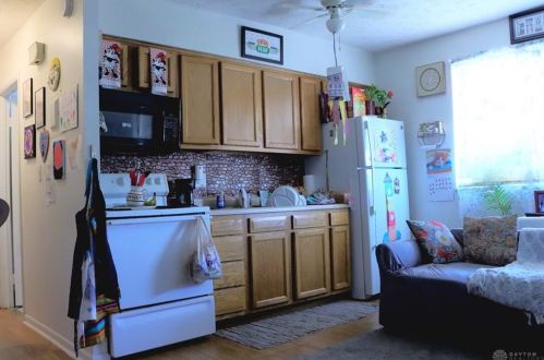 8121 Daly Rd, Cincinnati OH 45231-5702 exterior