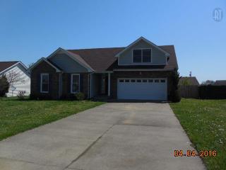 3743 Heather Dr, Clarksville, TN 37042-7261