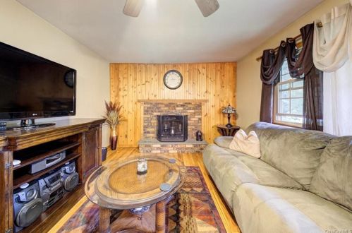 6 Sunset Dr, Monticello NY  12701-4500 exterior