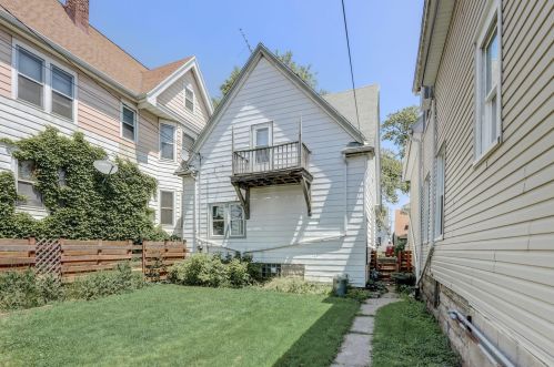 1641 32, Milwaukee WI 53215-2108 exterior