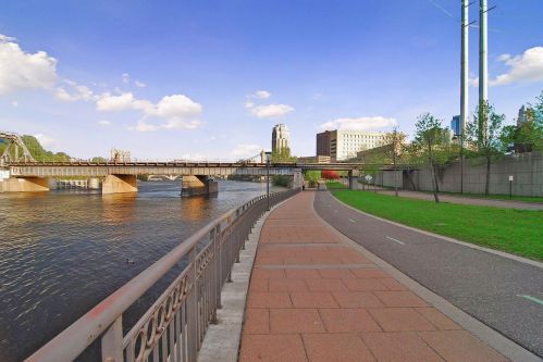 545 1st St, Minneapolis MN 55401-2404 exterior