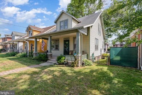 527 2nd St, Lemoyne, PA 17043-1011