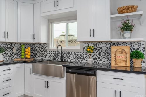 10308 Park St, Bellflower CA  90706-6029 exterior