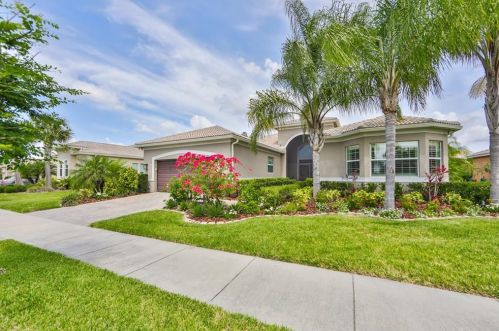 16025 Cape Coral Dr, Wimauma, FL 33598