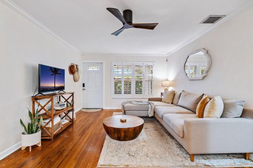 250 10th St, Delray Beach FL  33444-4048 exterior