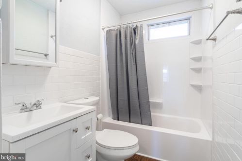 1407 Yates Ave, Boothwyn PA  19061-4635 exterior