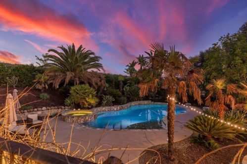 1322 Hamilton Ln, Escondido CA  92029-4316 exterior