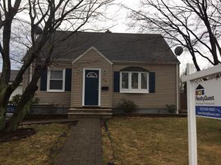 69 Calvert Pl, Bridgeport, CT 06606-3145