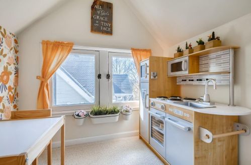 1726 Irving Ave, Minneapolis MN 55411-3153 exterior