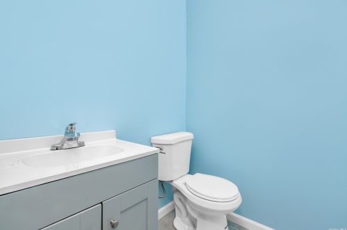 143 Merritt Ave, Wheatley Heights NY  11798-2339 exterior