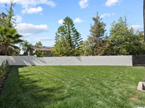 5267 Gould Ave, La Canada CA  91011-2443 exterior