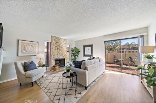 10038 Aspen Cir, Whittier, CA 90670-3565