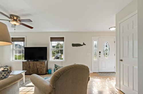 41 Orlando Dr, South Kingstown RI  02882-4416 exterior