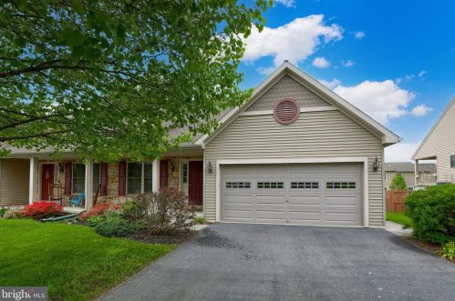 4316 Green Park Dr, Mount Joy, PA 17552-8926
