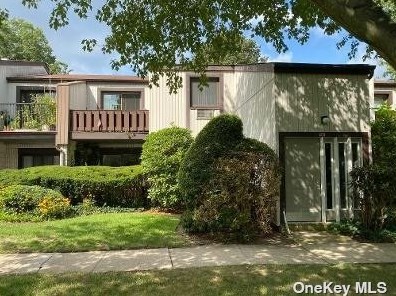 67 Richmond Blvd, Hauppauge, NY 11779-3406