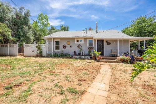 40 Crane Ave, Oroville, CA 95966-9402