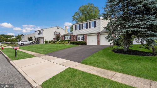 197 Colonial Dr, Langhorne, PA 19047-2617