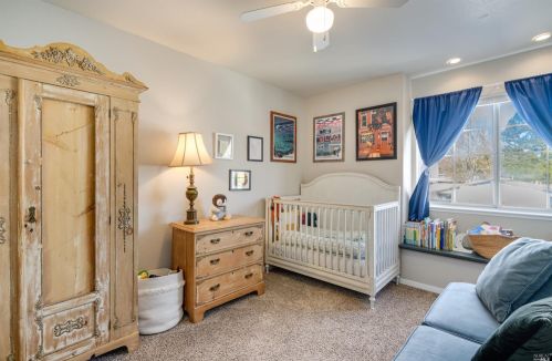 1887 Commons Ct, Windsor CA  95492-9593 exterior