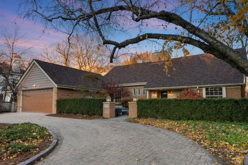 4150 Lake Dr, Milwaukee WI  53211-1719 exterior