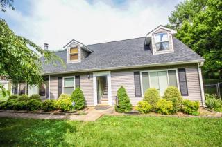 1523 Summerhill Dr, Knoxville, TN 37922-6260