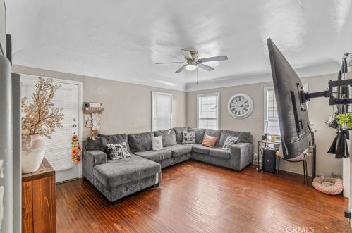 4213 Pepperwood Ave, Long Beach CA  90808-1072 exterior