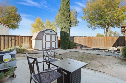 211 Emory Oak Pl, Lathrop CA  95330-8527 exterior