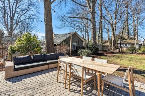 645 Raymond St, Westfield NJ  07090-2451 exterior