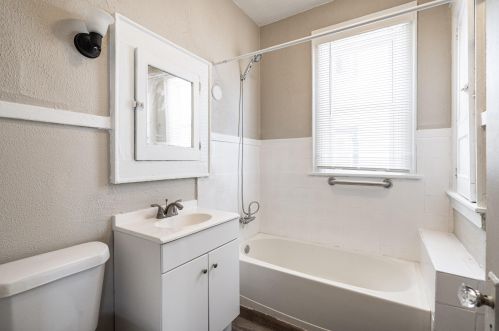 1270 43rd St, Milwaukee WI  53208-2721 exterior