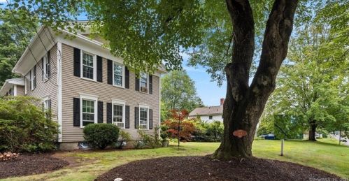 114 Naubuc Ave, Glastonbury, CT 06033-2072