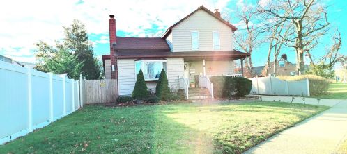 1700 Bellmore Ave, North Bellmore NY  11710-5531 exterior