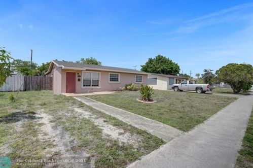 7741 33rd St, Hollywood FL  33024-2224 exterior