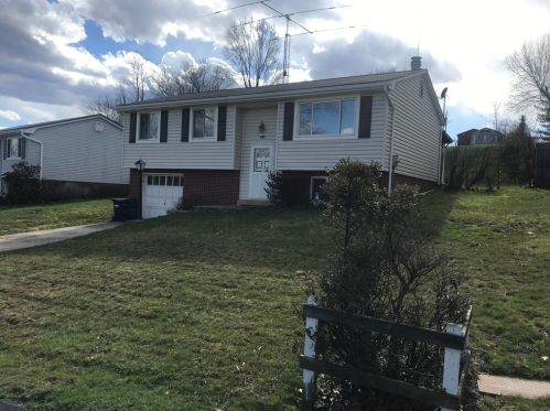 807 Blue Ridge Rd, Pittsburgh, PA 15239-2804