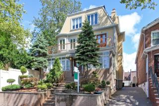 39 74th St, Brooklyn, NY 11209-1904