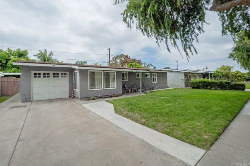 6920 Bacarro St, Long Beach, CA 90815-4805