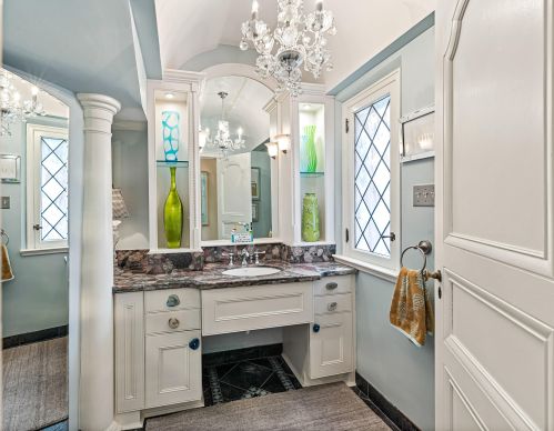 4749 Cramer St, Milwaukee WI 53211-1228 exterior