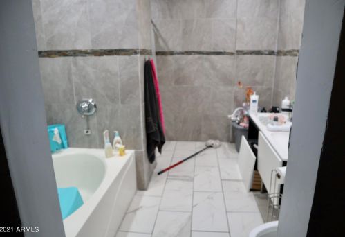 5008 Sierra Vis Dr, Glendale AZ  85305-2058 exterior