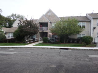 30 Parkside Ct, Wayne NJ  07470-4025 exterior