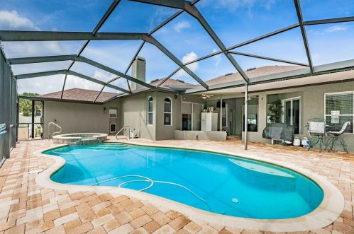 1048 Rowland Pickert Ln, Lutz, FL 33548-9405